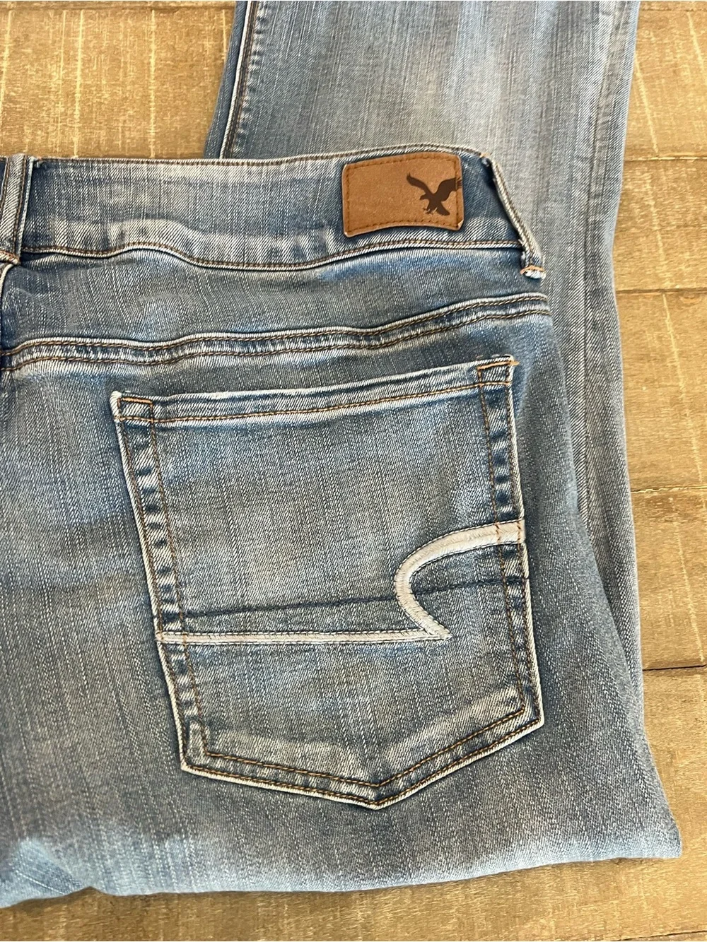 American Eagle Outfitters Light Blue Jeans Size 14